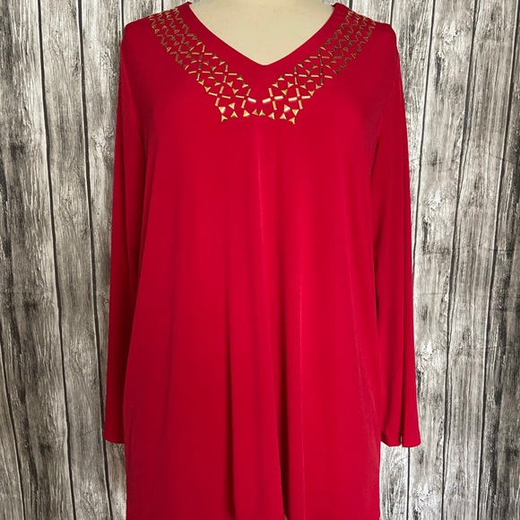 CARMEN MARC VALVO Womens Top Size 0X Red V Neck - Picture 2 of 6